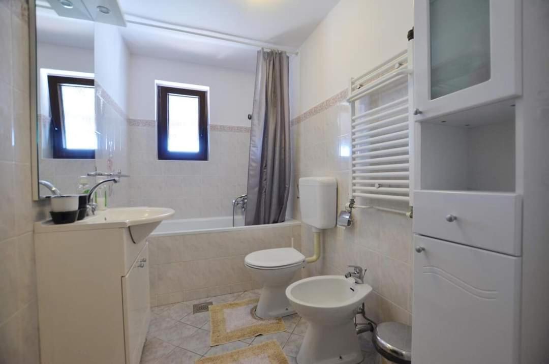 Tony Apartments Rovigno Esterno foto