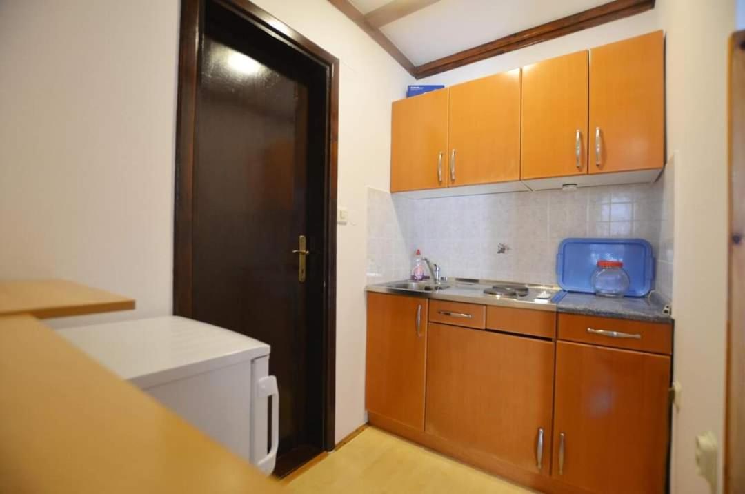 Tony Apartments Rovigno Esterno foto