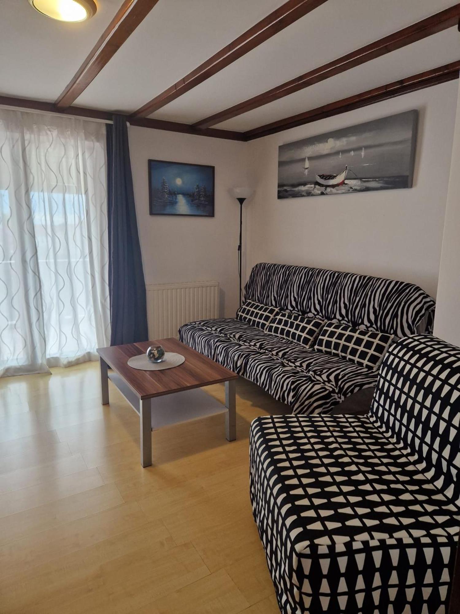 Tony Apartments Rovigno Esterno foto